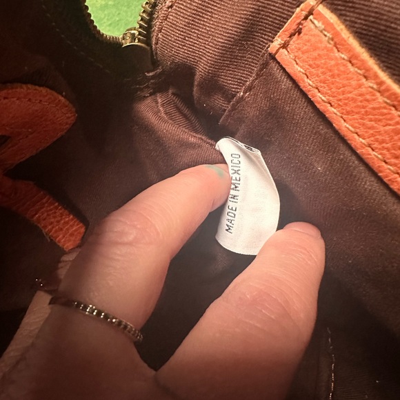 BedStu Salmon Leather Crossbody with Adjustable Strap - Picture 11 of 16